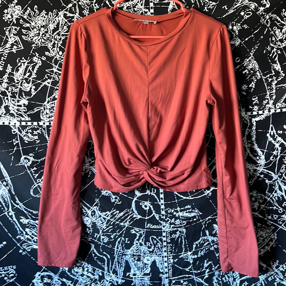Long Sleeve with knot detailing.